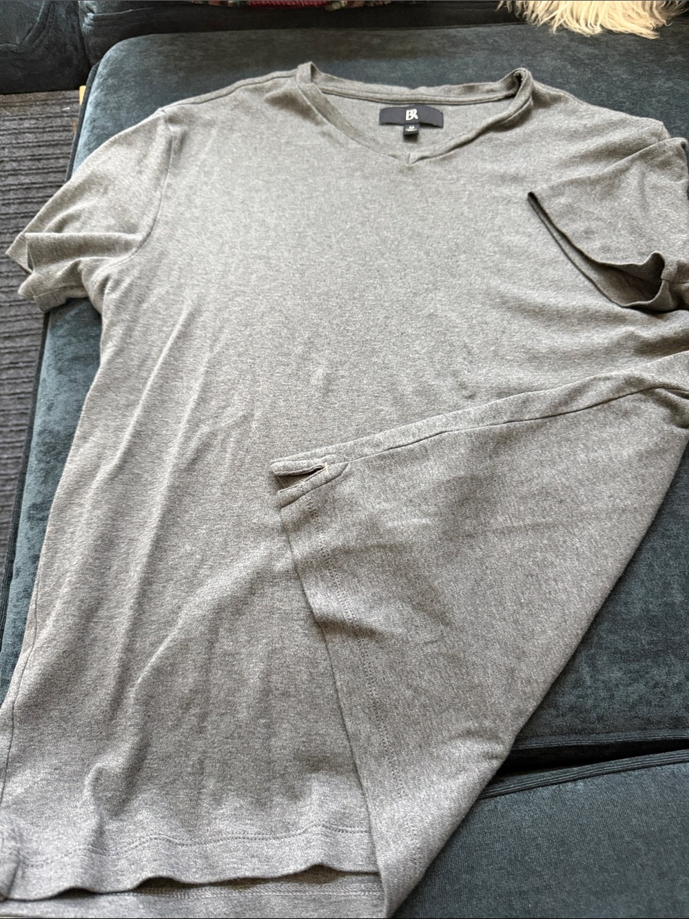 Banana Republic Factory Men's Short Sleeve V‑Neck Tee in Heather Gray